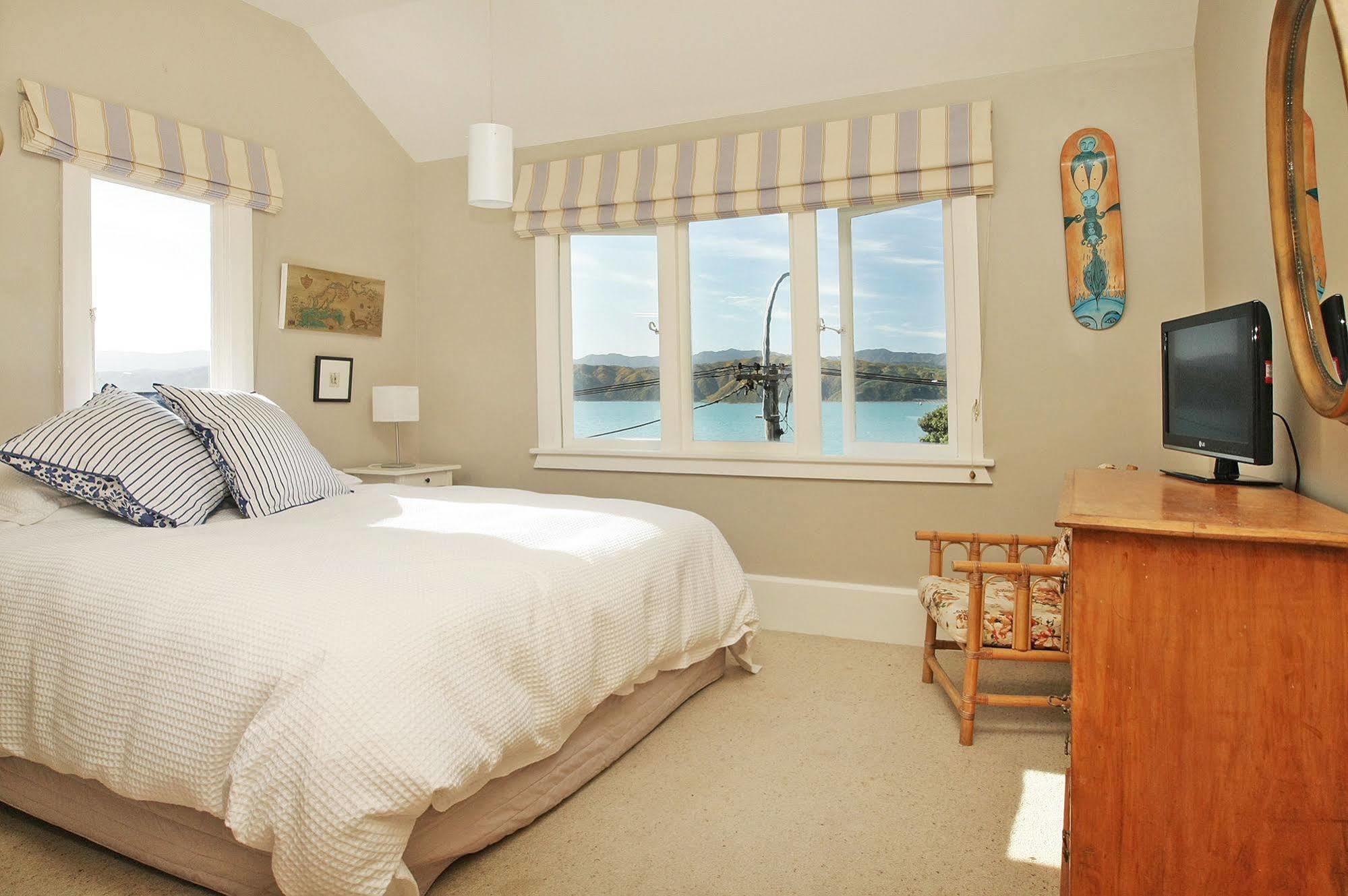 Beachfront Wellington Bed And Breakfast Экстерьер фото