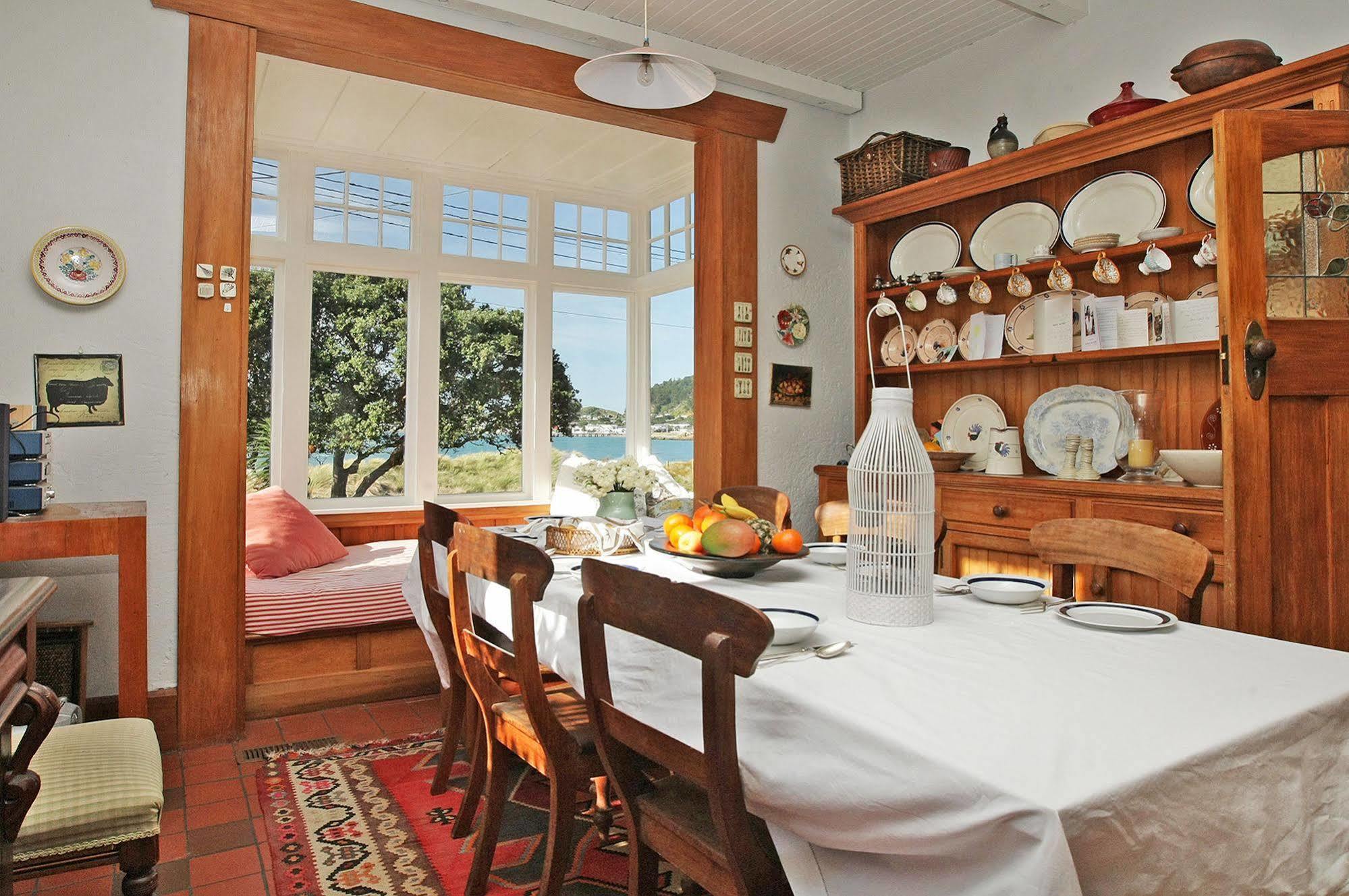 Beachfront Wellington Bed And Breakfast Экстерьер фото