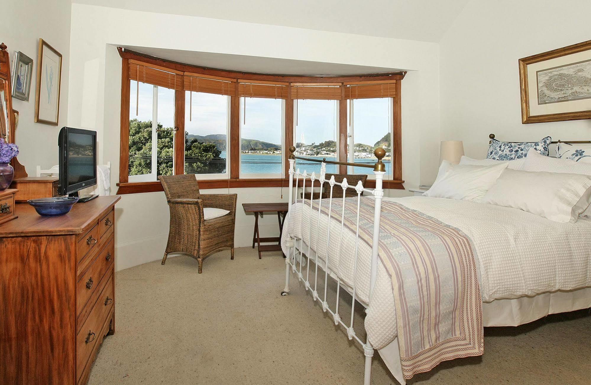 Beachfront Wellington Bed And Breakfast Экстерьер фото